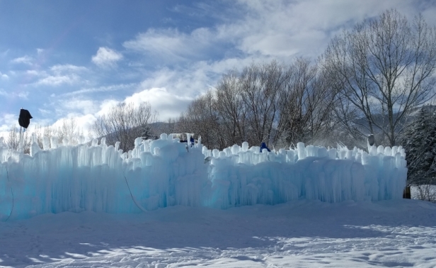 midway-ice-castle-1